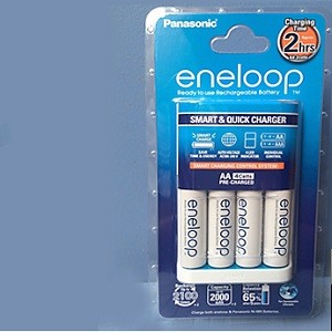 Bộ sạc pin Eneloop 4 khe tặng kèm 4 pin NC - MQN06